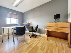 OFFICE SPACE- click for photo gallery